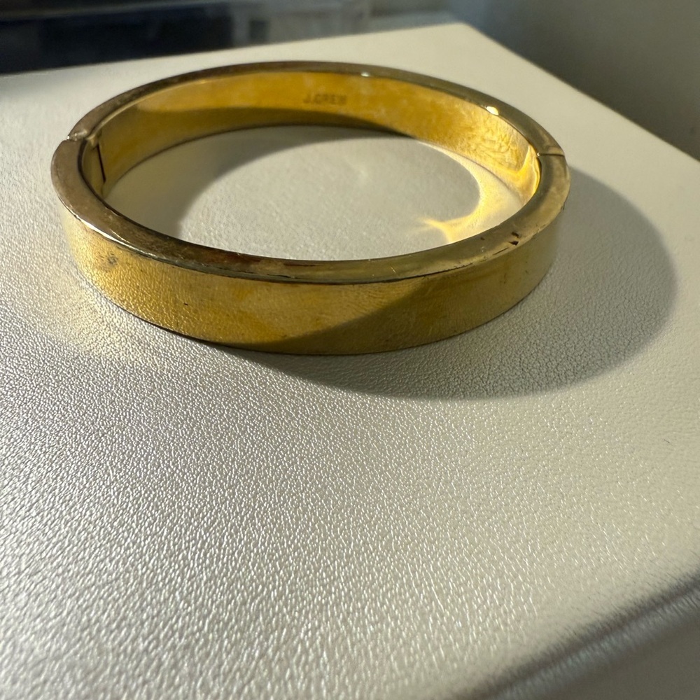 J. CREW Yellow and Gold Bangle Bracelet
PRE OWN CONDITION